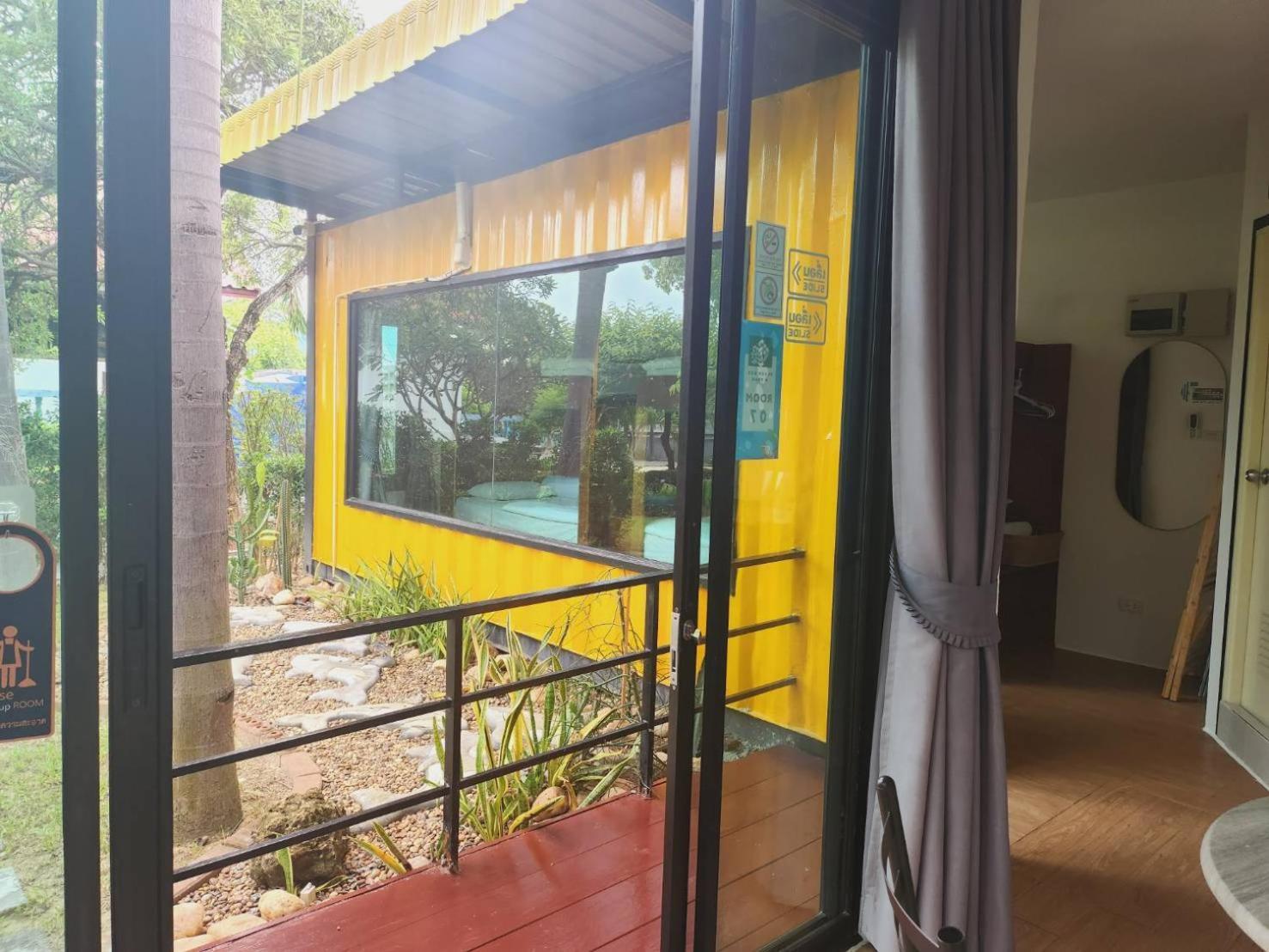 Beach Box At Pran Sam Roi Yot Exterior photo